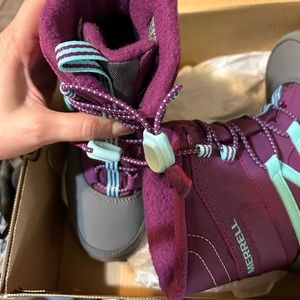 Never worn kids snow boots